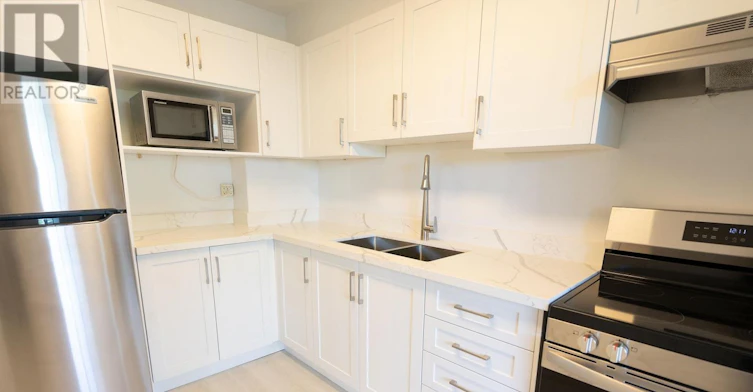 305-1455 Lawrence Avenue W, Toronto, ON, M6L 1B1 - 3