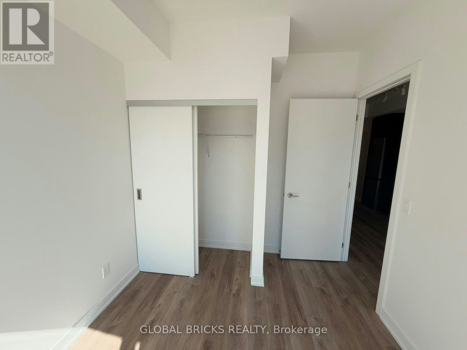 403-91 John Street N, Hamilton, ON, L8R 0B8 4