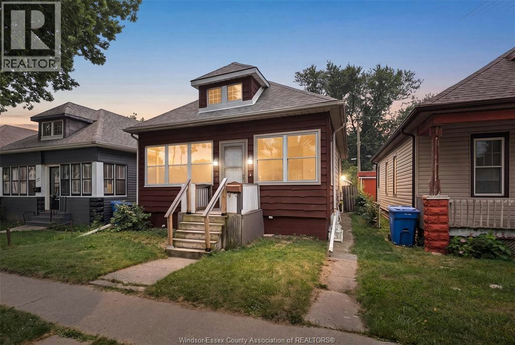 497 Mckay Avenue, Windsor, ON, N8B 1Z7