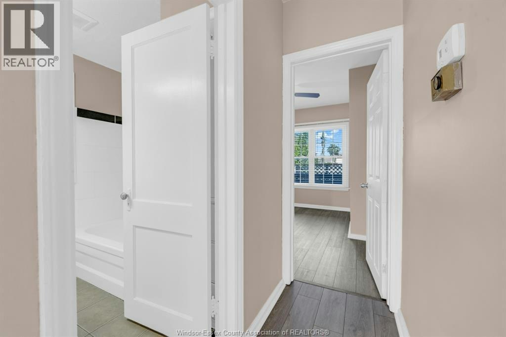 2416 Mercer Street, Windsor, ON, N8X 3R5 - 26