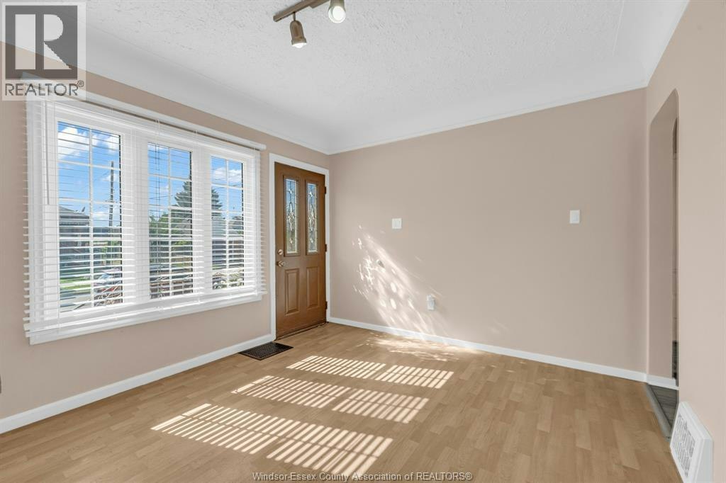 2416 Mercer Street, Windsor, ON, N8X 3R5 - 16