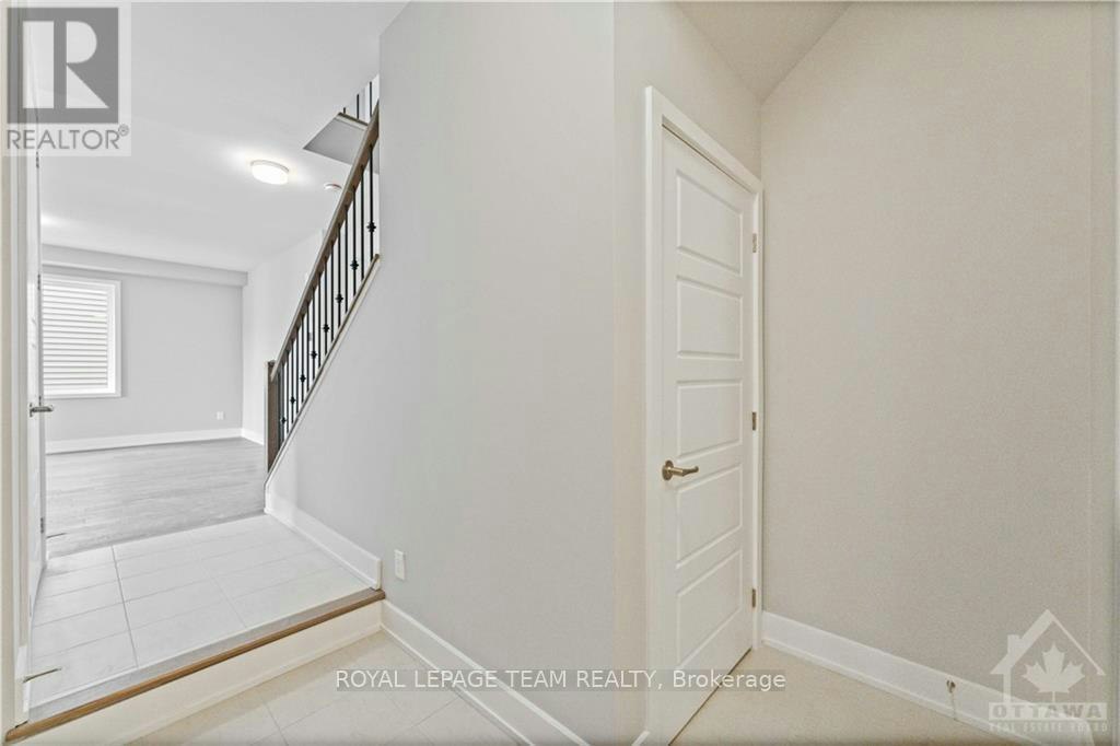 2413 Watercolours Way, Ottawa, ON, K2J 7A9 - 20