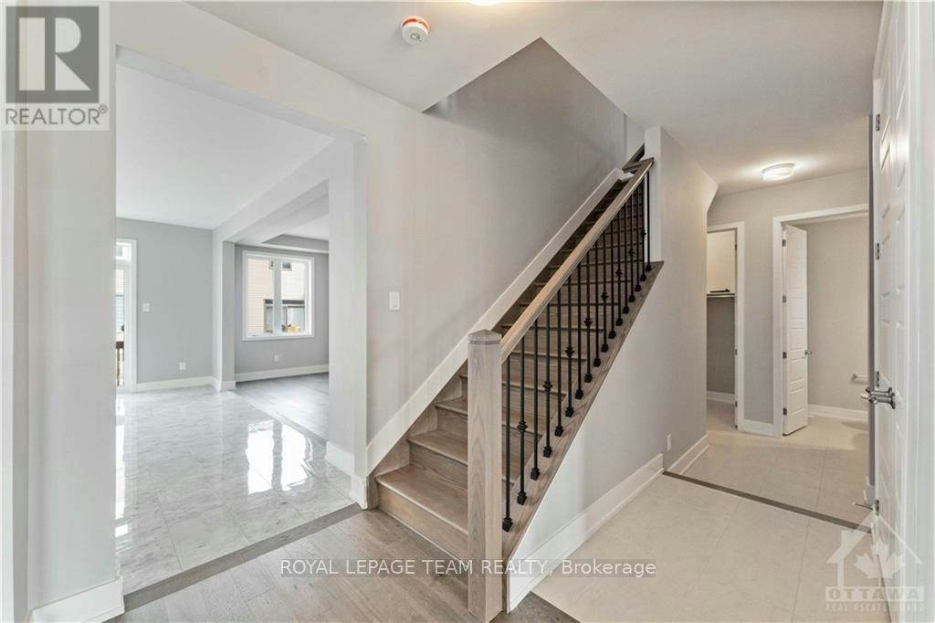 2413 Watercolours Way, Ottawa, ON, K2J 7A9 - 9