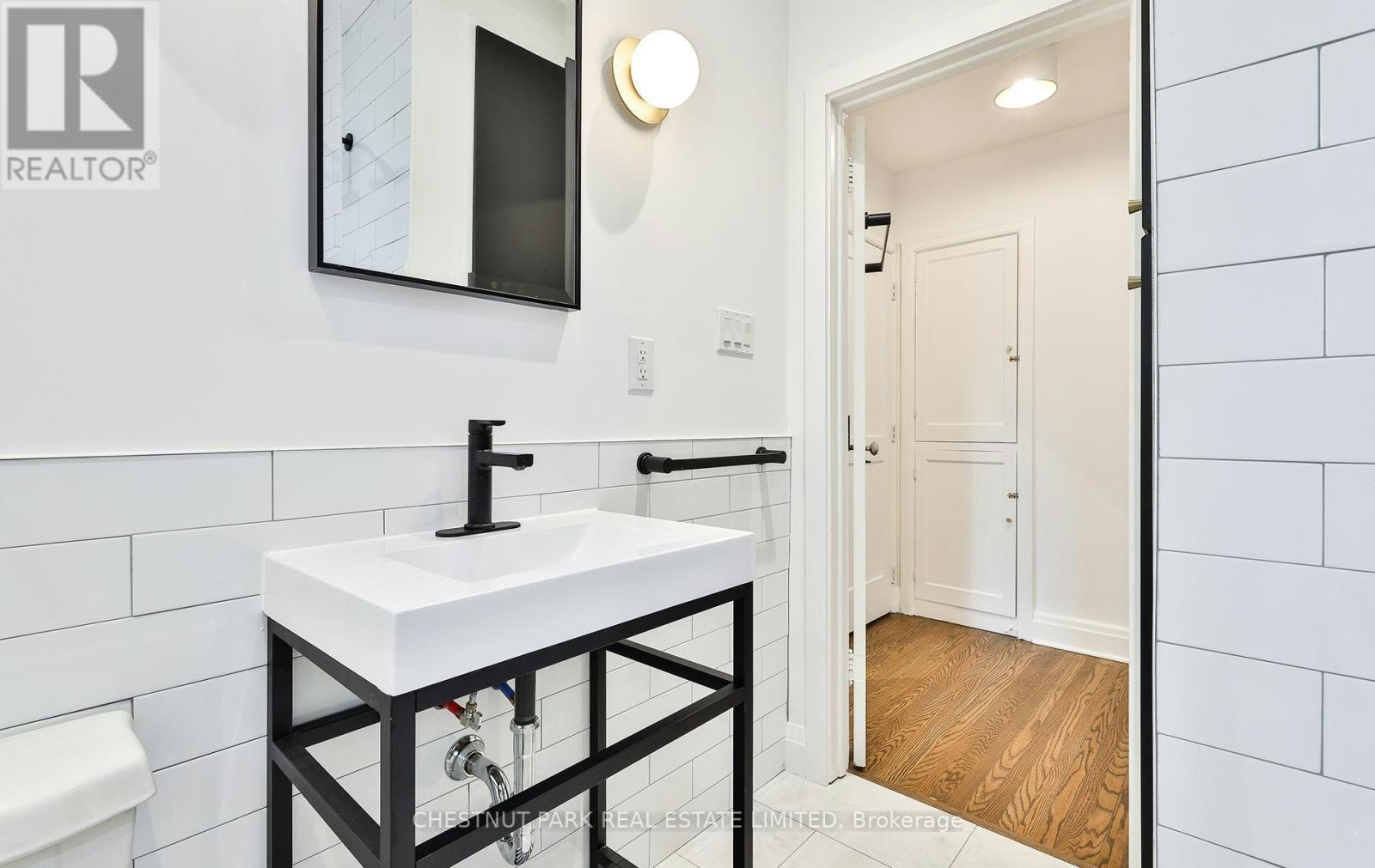 UPPER-11 Oriole Crescent, Toronto, ON, M5P 1L6 - 16