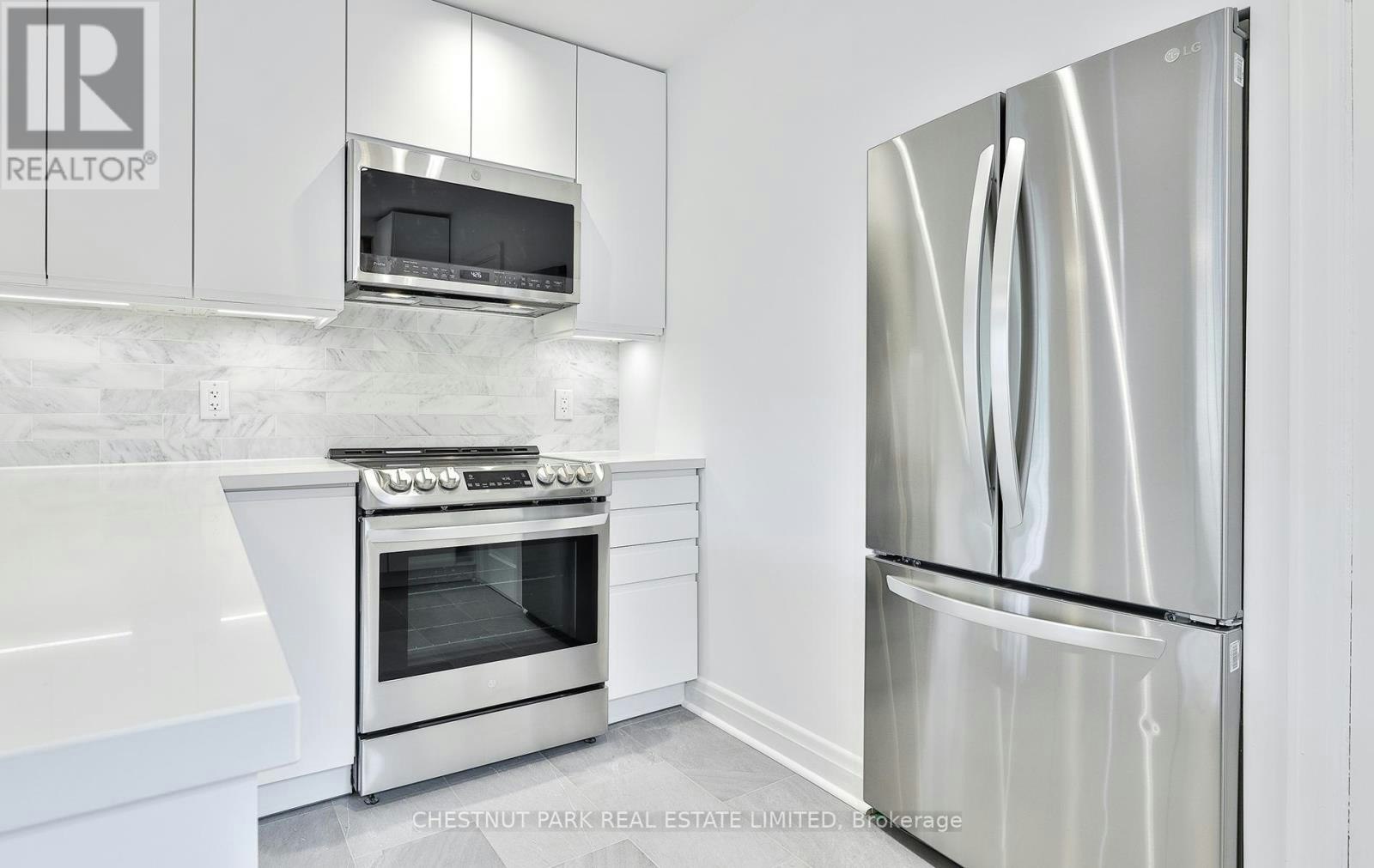 UPPER-11 Oriole Crescent, Toronto, ON, M5P 1L6 - 10
