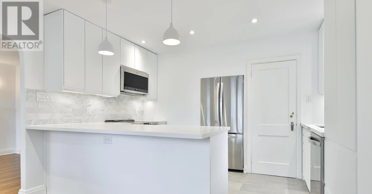 UPPER-11 Oriole Crescent, Toronto, ON, M5P 1L6 - 9