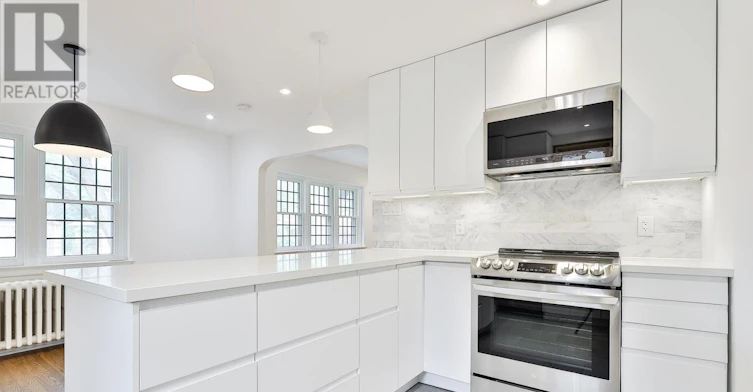 UPPER-11 Oriole Crescent, Toronto, ON, M5P 1L6 - 11