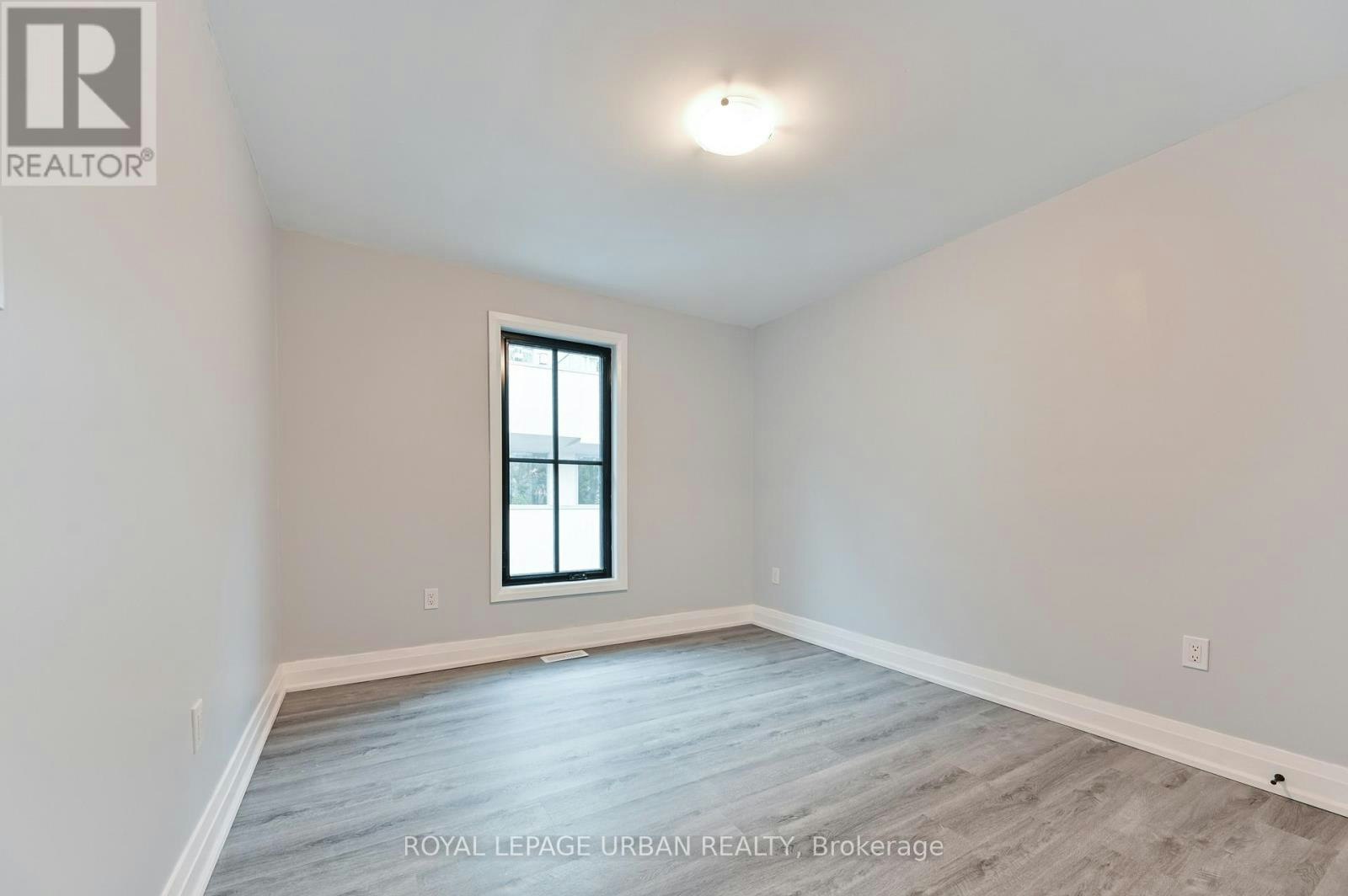 208 Woodbine Avenue, Toronto, ON, M4L 3P2 - 21