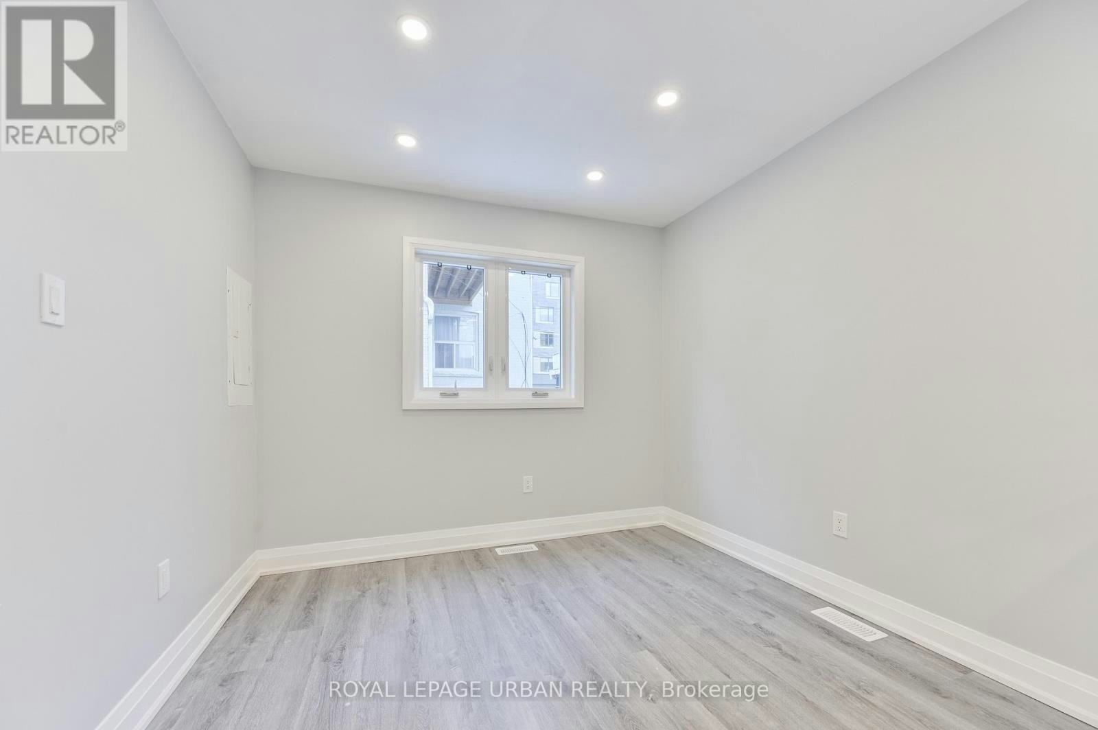 208 Woodbine Avenue, Toronto, ON, M4L 3P2 - 10