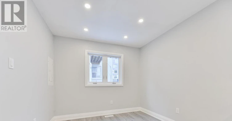 208 Woodbine Avenue, Toronto, ON, M4L 3P2 - 10