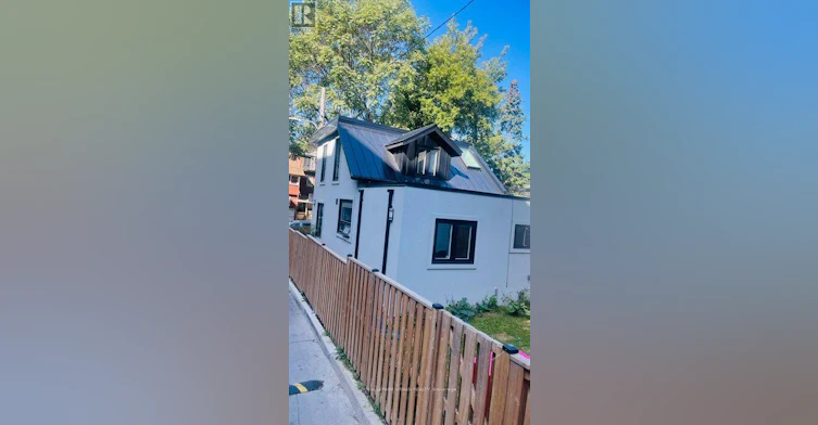 208 Woodbine Avenue, Toronto, ON, M4L 3P2 - 2