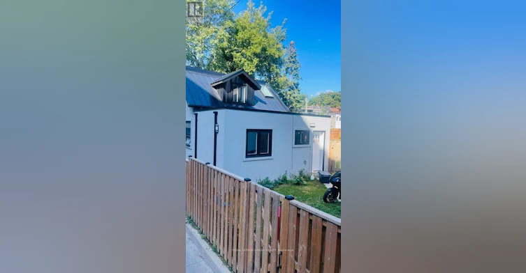 208 Woodbine Avenue, Toronto, ON, M4L 3P2 - 3