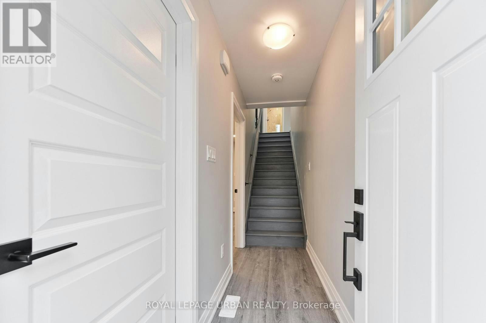 208 Woodbine Avenue, Toronto, ON, M4L 3P2 - 15