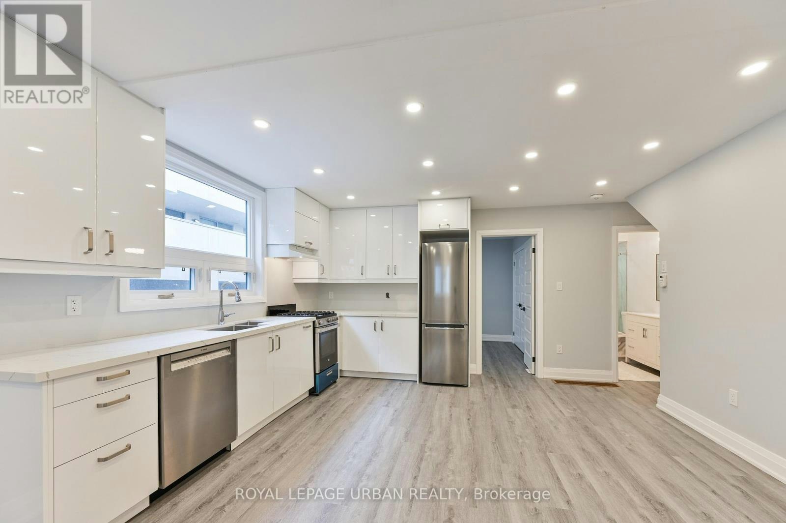 208 Woodbine Avenue, Toronto, ON, M4L 3P2 - 8