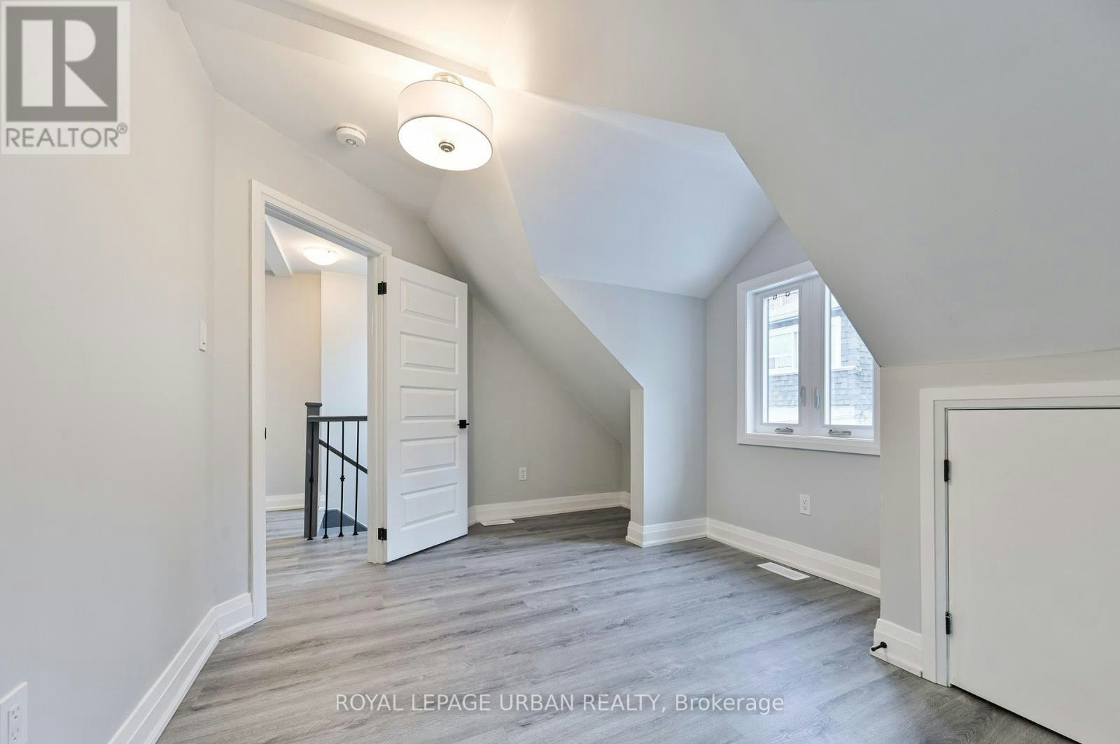 208 Woodbine Avenue, Toronto, ON, M4L 3P2 - 20