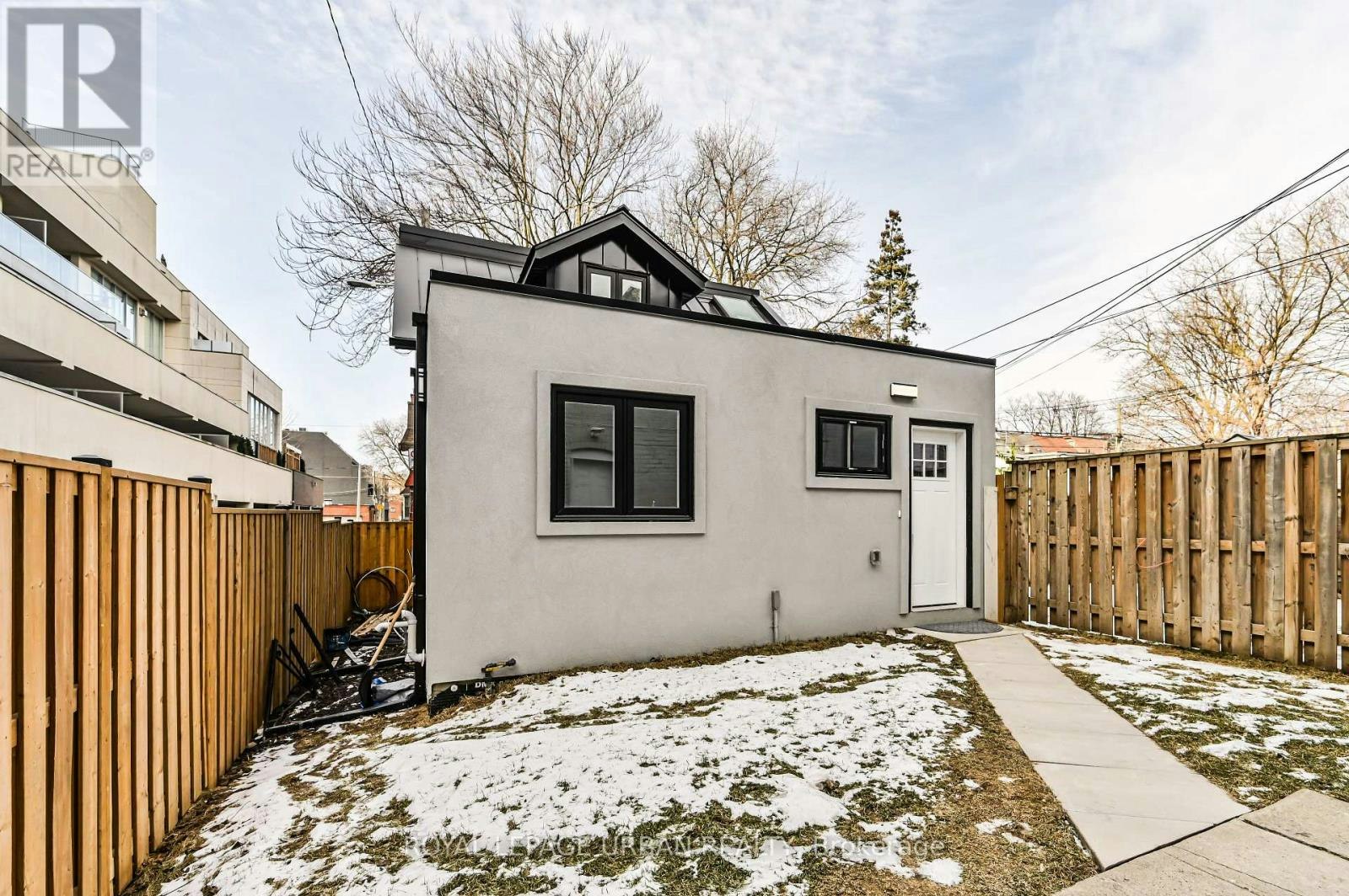 208 Woodbine Avenue, Toronto, ON, M4L 3P2