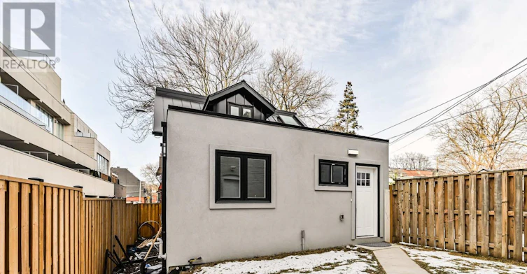 208 Woodbine Avenue, Toronto, ON, M4L 3P2