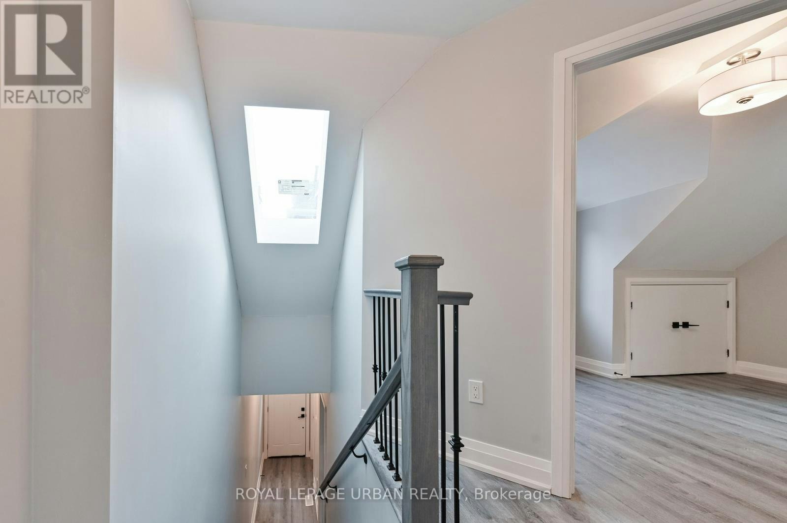 208 Woodbine Avenue, Toronto, ON, M4L 3P2 - 17