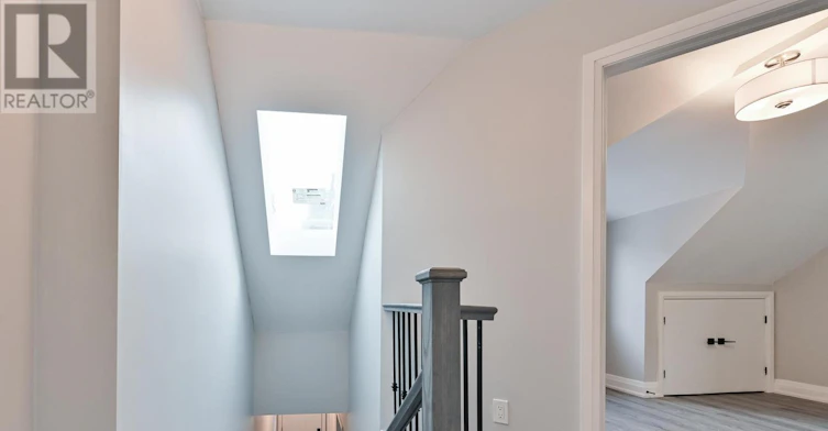 208 Woodbine Avenue, Toronto, ON, M4L 3P2 - 17