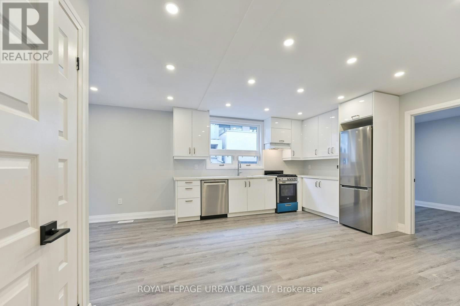 208 Woodbine Avenue, Toronto, ON, M4L 3P2 - 4