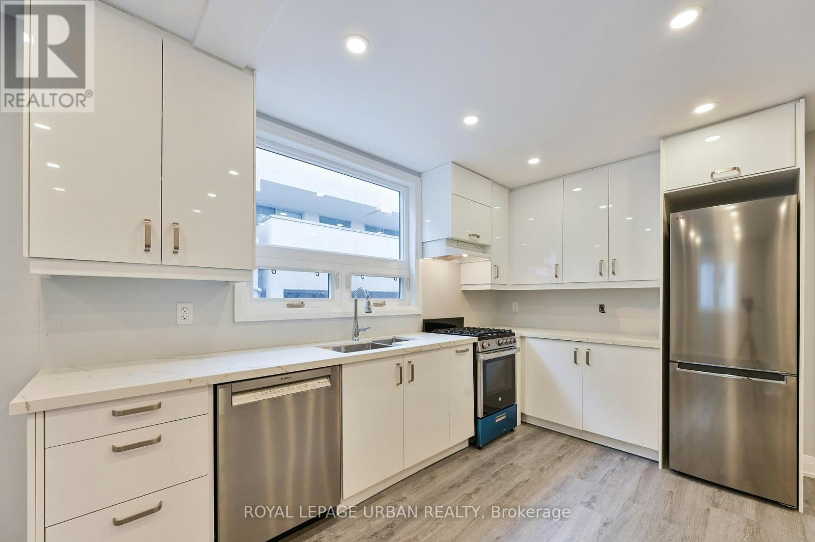 208 Woodbine Avenue, Toronto, ON, M4L 3P2 - 7