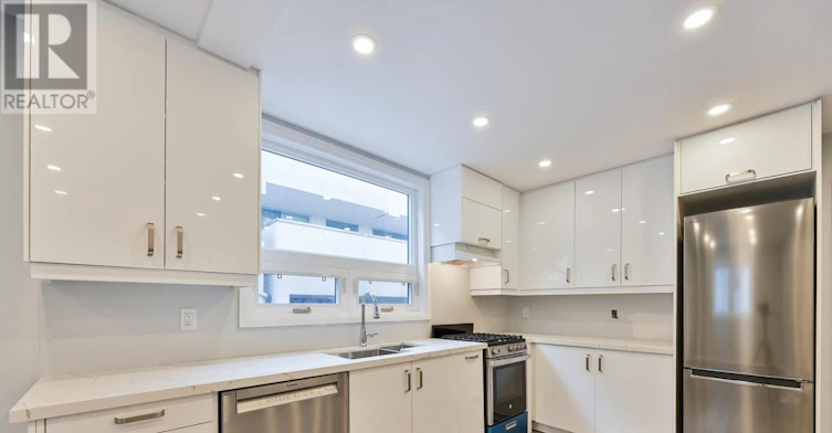 208 Woodbine Avenue, Toronto, ON, M4L 3P2 - 7