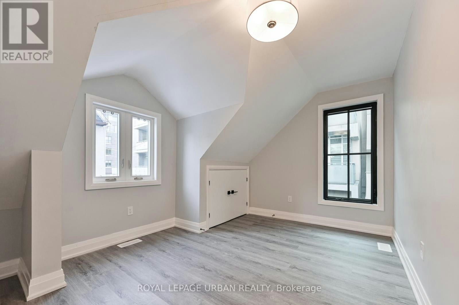 208 Woodbine Avenue, Toronto, ON, M4L 3P2 - 19