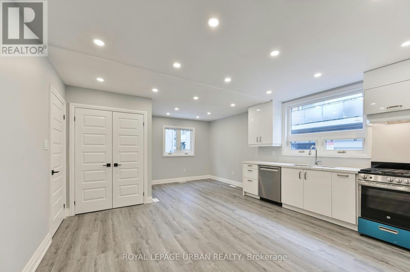 208 Woodbine Avenue, Toronto, ON, M4L 3P2 - 5