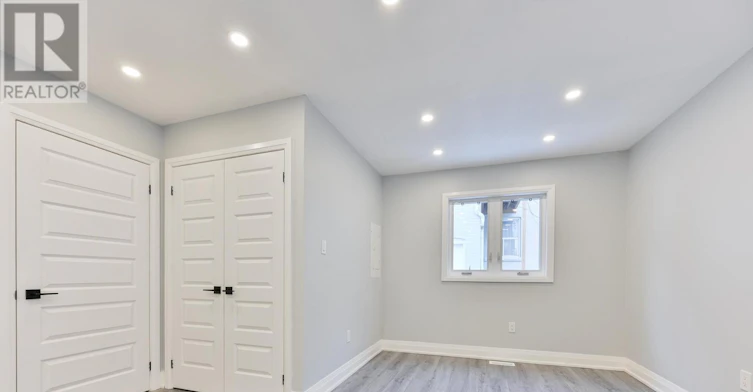 208 Woodbine Avenue, Toronto, ON, M4L 3P2 - 11