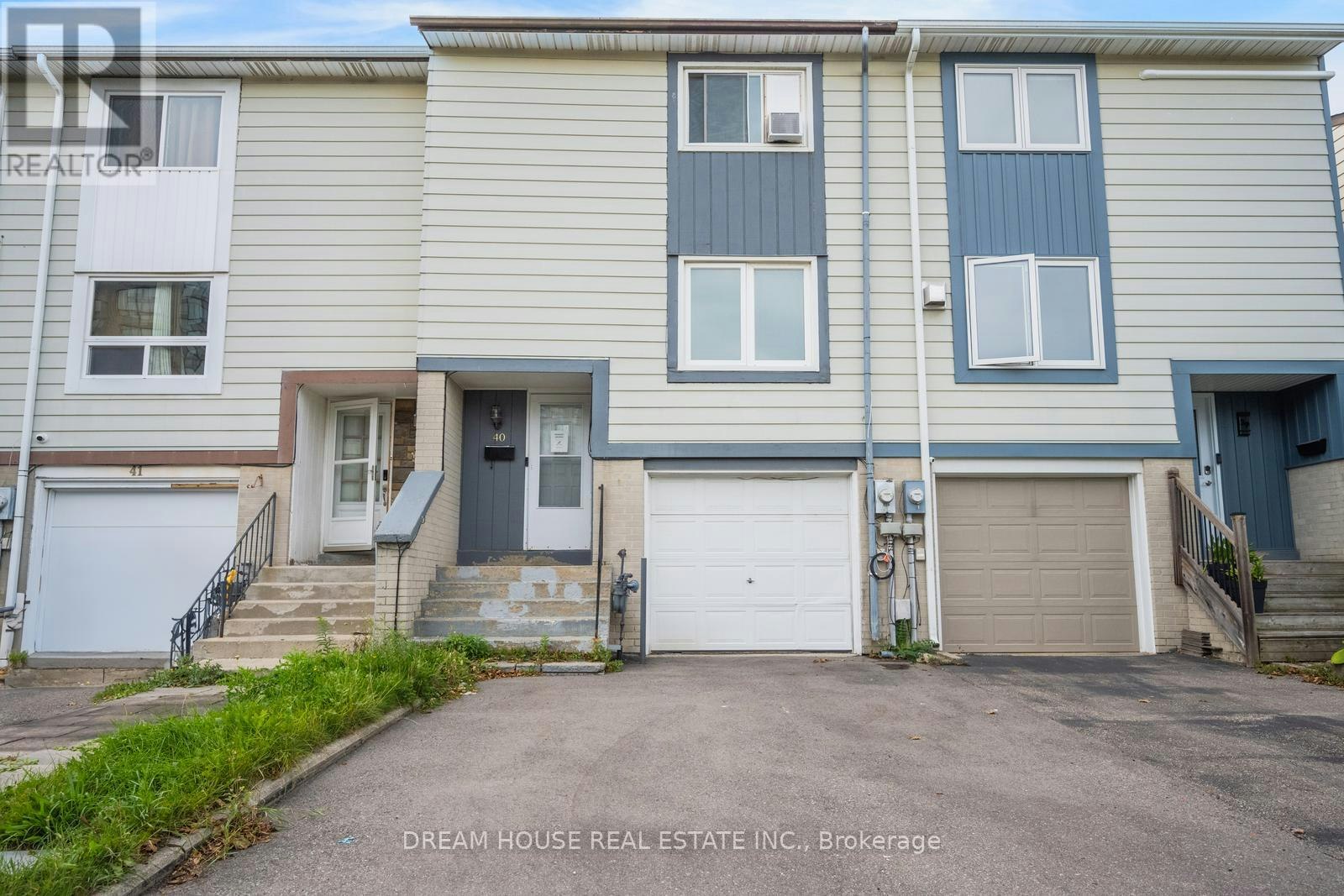 40 Hoskins Square, Brampton, ON, L6S 2N6