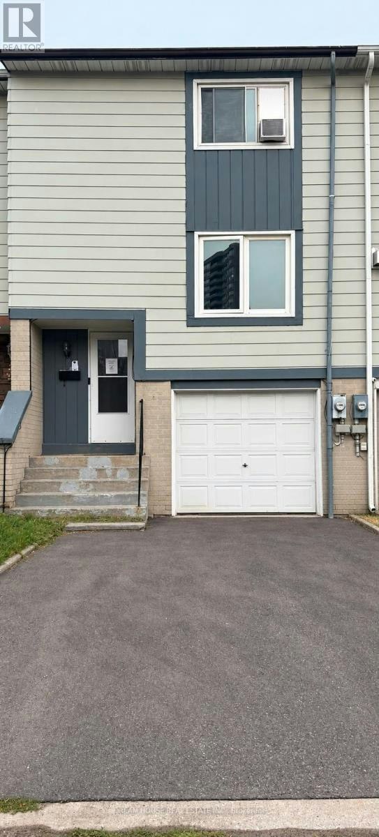 40 Hoskins Square, Brampton, ON, L6S 2N6