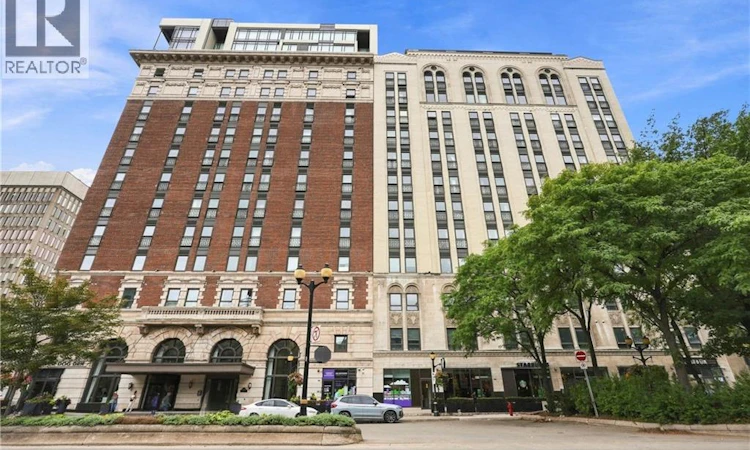 801-112 King Street E