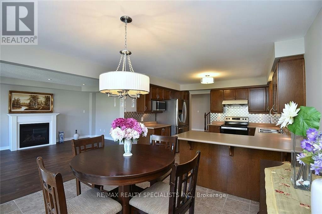 310 Brigadoon Drive, Hamilton, ON, L9C 0B7 - 11