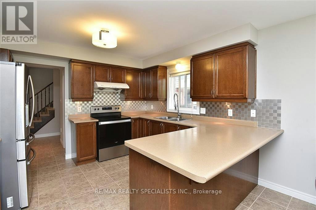 310 Brigadoon Drive, Hamilton, ON, L9C 0B7 - 12