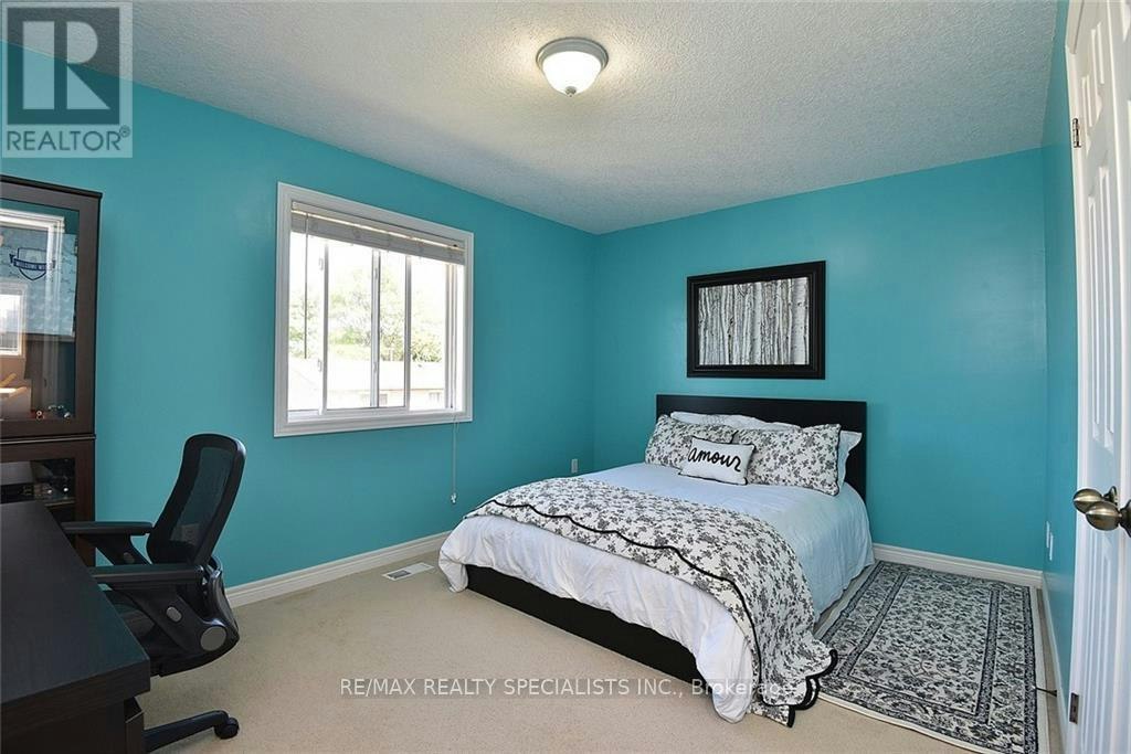 310 Brigadoon Drive, Hamilton, ON, L9C 0B7 - 19