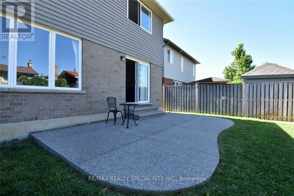 310 Brigadoon Drive, Hamilton, ON, L9C 0B7 - 23