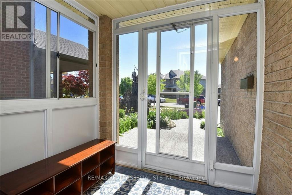 310 Brigadoon Drive, Hamilton, ON, L9C 0B7 - 5