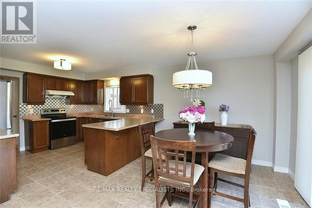 310 Brigadoon Drive, Hamilton, ON, L9C 0B7 - 9