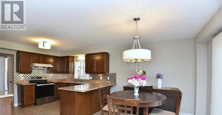 310 Brigadoon Drive, Hamilton, ON, L9C 0B7 - 9