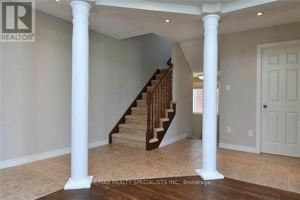 310 Brigadoon Drive, Hamilton, ON, L9C 0B7 - 14