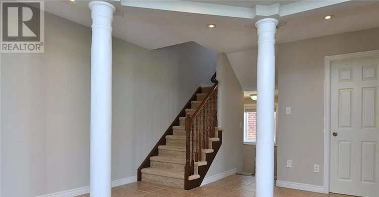310 Brigadoon Drive, Hamilton, ON, L9C 0B7 - 14