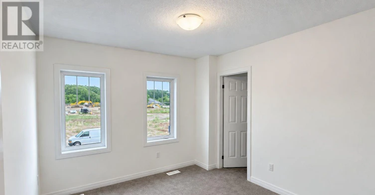 MAIN FLOOR-154 Westbridge Avenue, Welland, ON, L3B 0P4 - 11