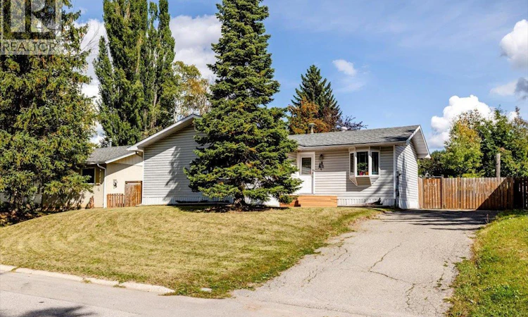 4 Ridgemont Avenue