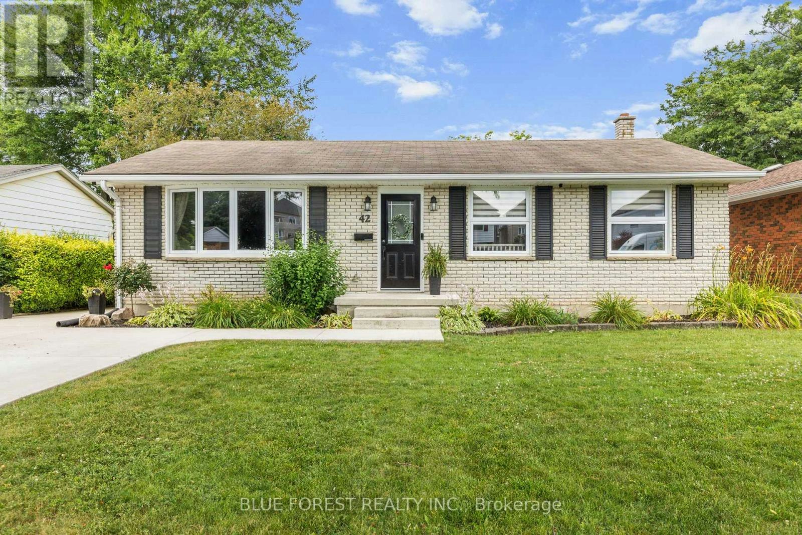 42 Dunwich Drive, St. Thomas, ON, N5R 4T9