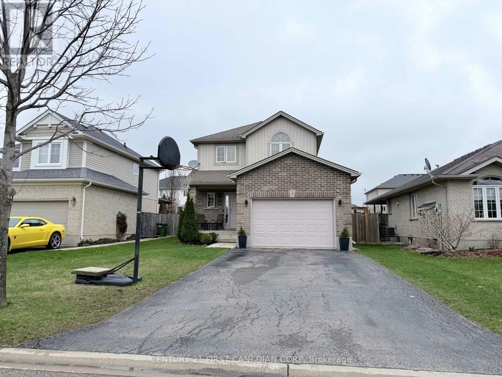 9 Barrett Crescent, St. Thomas, ON, N5R 6M1