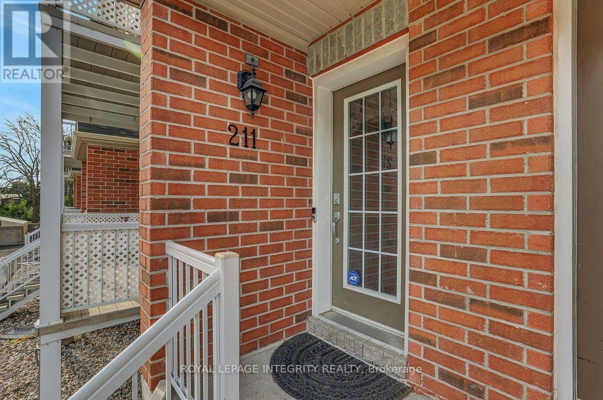 211-3275 St Joseph Boulevard, Ottawa, ON, K1E 3Y3 - 2