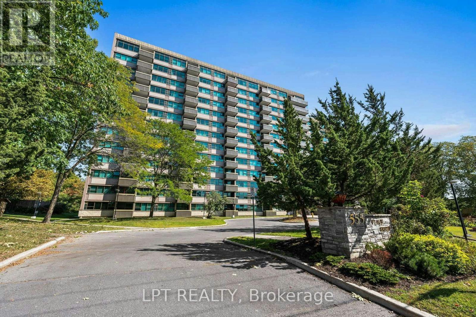 5-555 Brittany Drive, Ottawa, ON, K1K 4C5