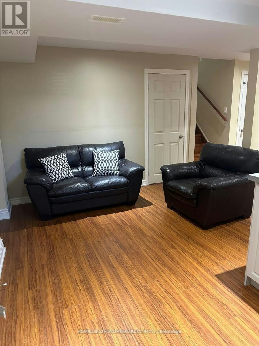 BSMT-11 Clair Avenue, Whitby, ON, L1M 2G8 - 2