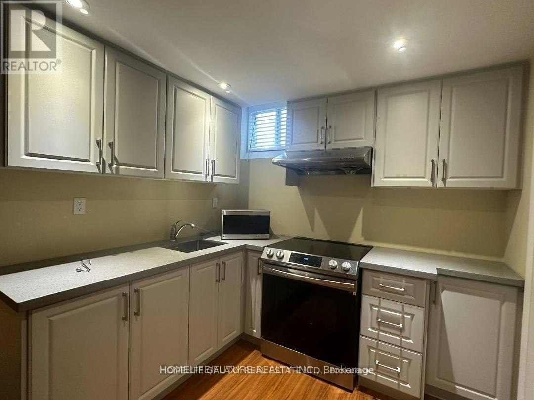 BSMT-11 Clair Avenue, Whitby, ON, L1M 2G8