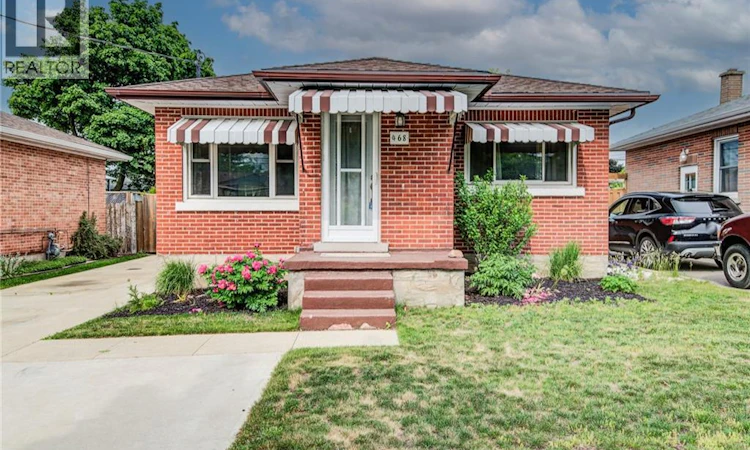 468 Highland Road E